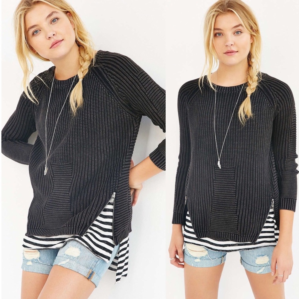 Olive & Oak Zipper Hem Contrast Rib Knit Pullover Sweater